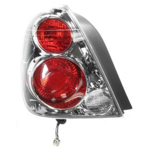 2005-06 Nissan Altima Driver Side Tail Light Eagle Eyes DS524-B100L