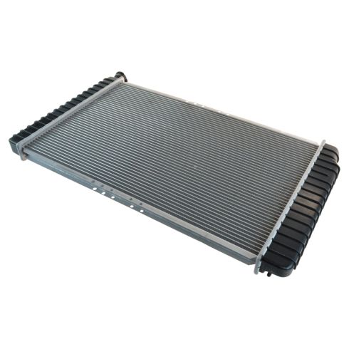 Chevrolet GMC Radiator TRQ RDA82615