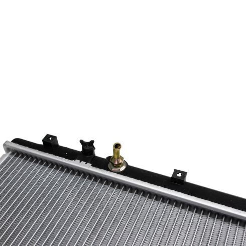 Honda Odyssey Isuzu Oasis Radiator TRQ RDA82686