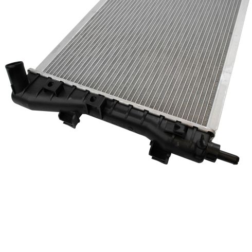 Chevrolet Buick Pontiac Radiator TRQ RDA82716