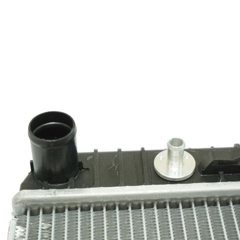 2006-09 Land Rover Range Rover Radiator TRQ RDA82879