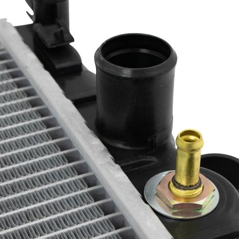 2005-15 Toyota Tacoma Radiator TRQ RDA82766