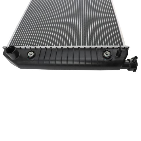 Chevrolet GMC Radiator TRQ RDA80095
