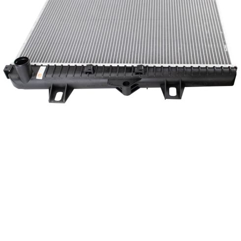 2011-16 Chevrolet GMC Radiator TRQ RDA83143