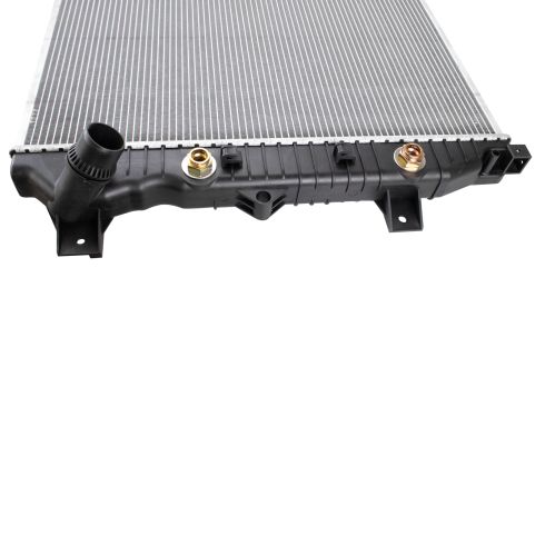 2011-16 Chevrolet GMC Radiator TRQ RDA83143