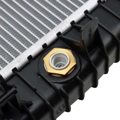 Mercedes Benz Radiator TRQ RDA40579
