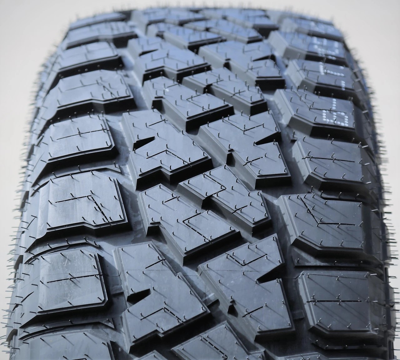 Landspider Wildtraxx R/T 265/70R17 121/118 - Image 6
