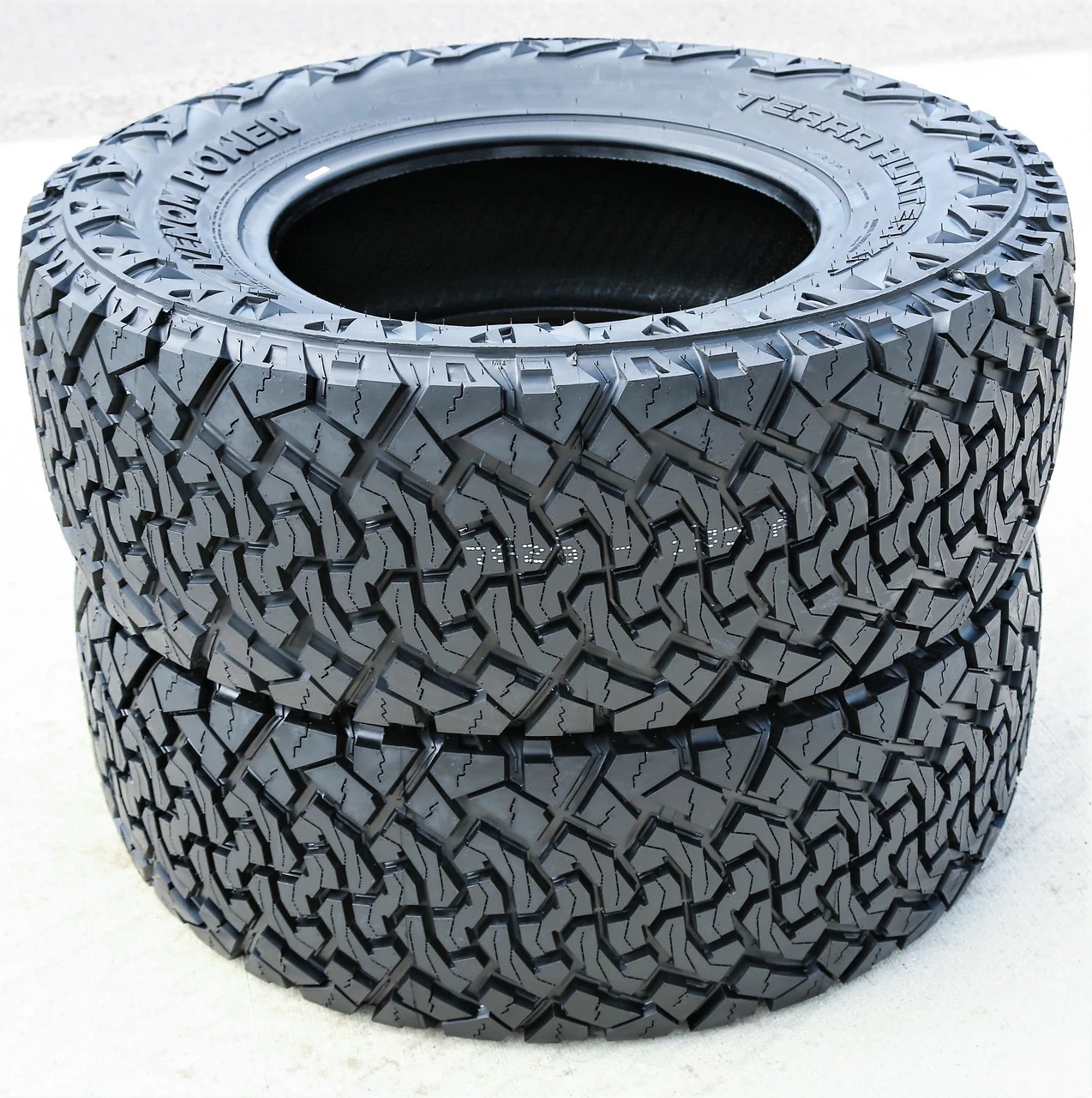 Venom Power Terra Hunter X/T 245/70R17 119/116 - Image 6