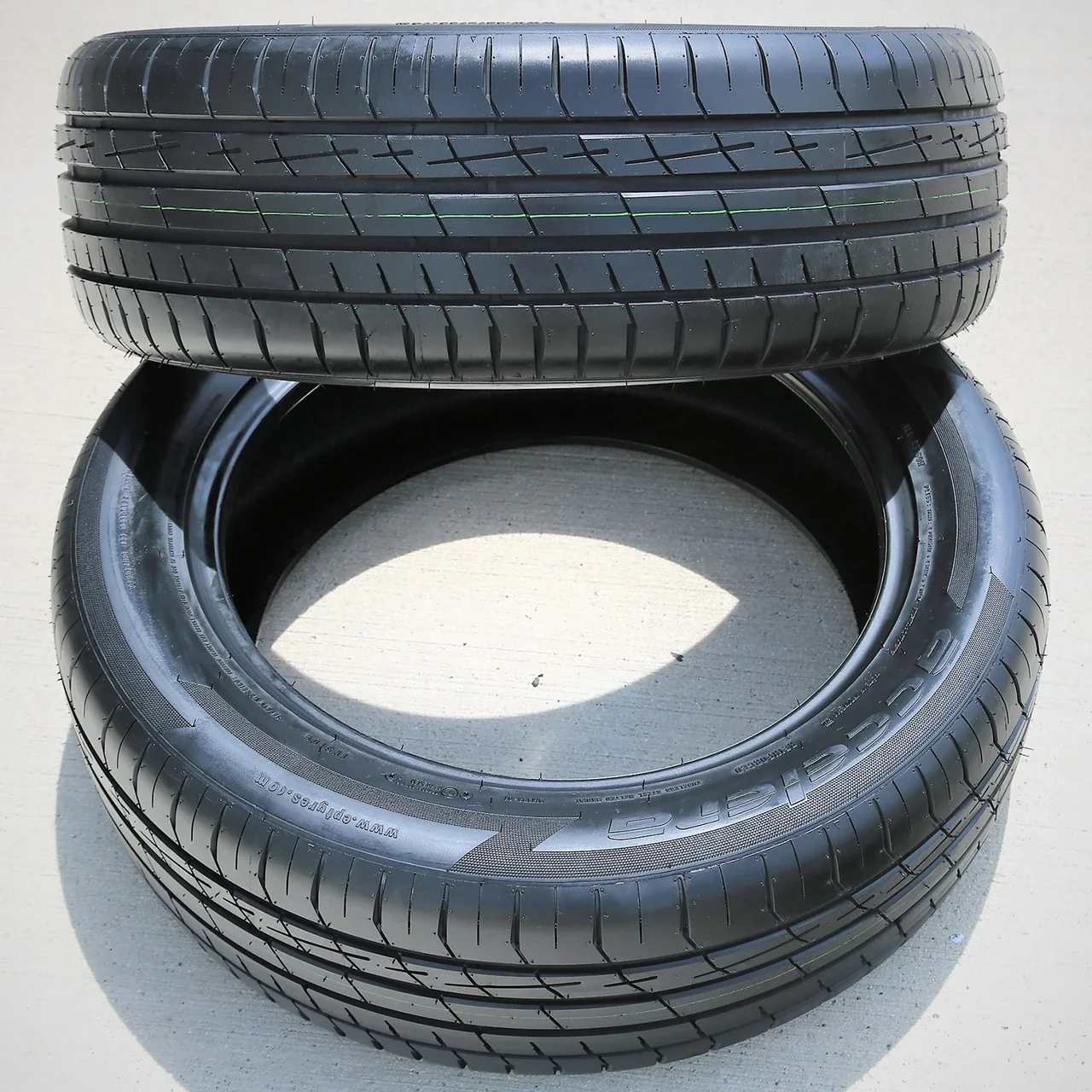 Accelera Iota ST68 225/55R18 98V