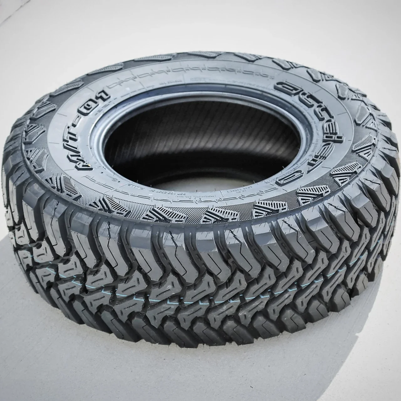 Accelera M/T-01 LT 315/75R16 127/124Q E (10 Ply)
