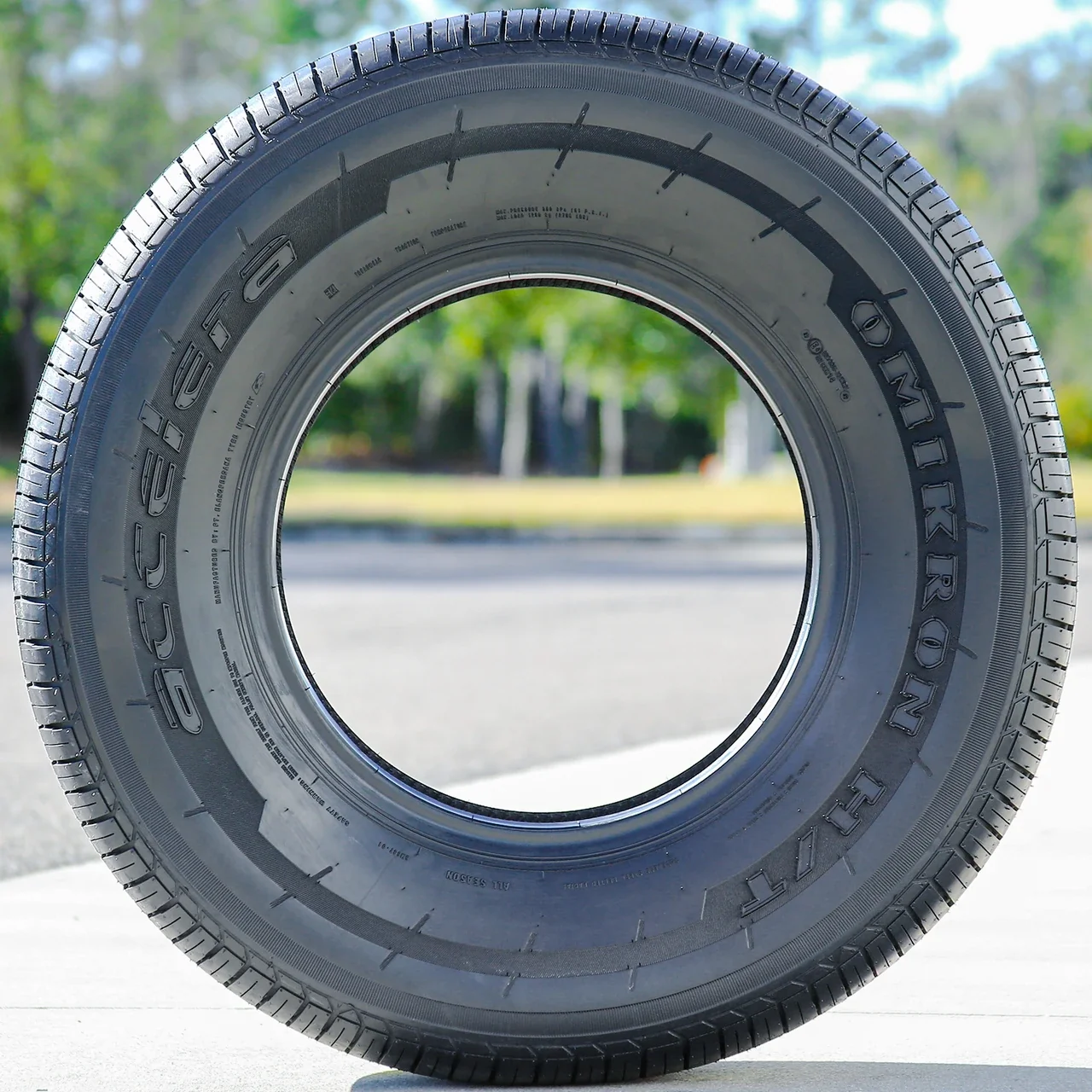 Accelera Omikron H/T 235/70R16 106H