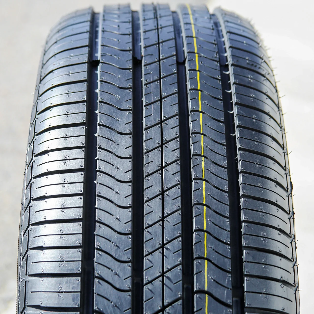 Accelera Omikron H/T LT 225/75R16 115/112S E (10 Ply)