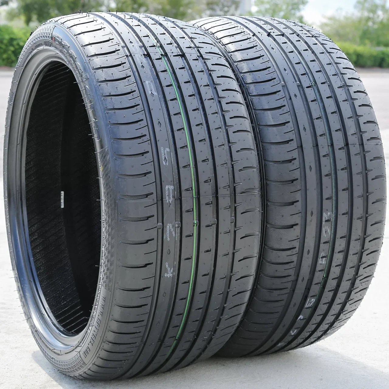 Accelera Phi 2 285/30R20 ZR 99Y XL