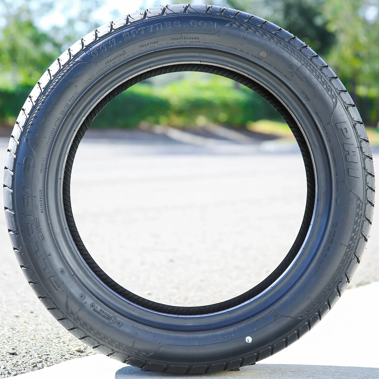 Accelera Phi 225/45R18 ZR 95Y XL