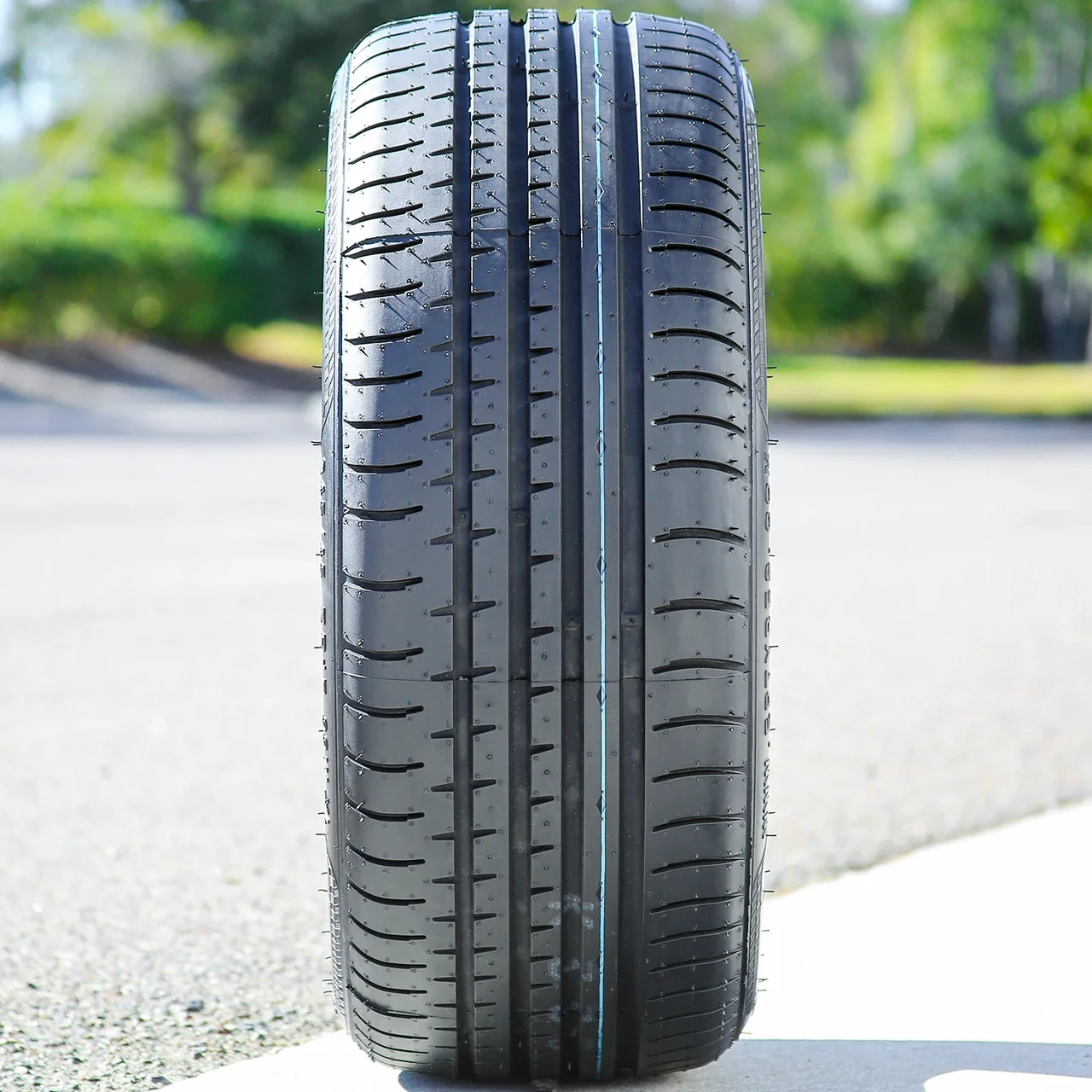 Accelera Phi 245/35R22 ZR 97Y XL
