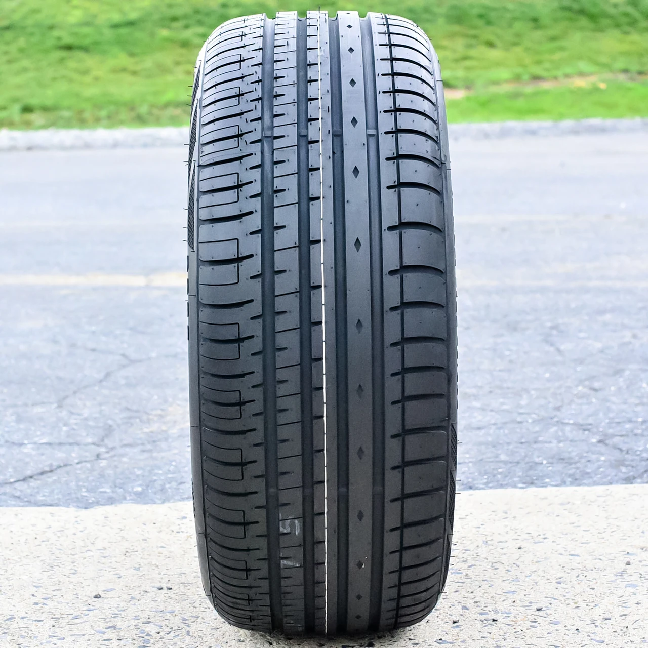 Accelera Phi-R 185/55R16 83V