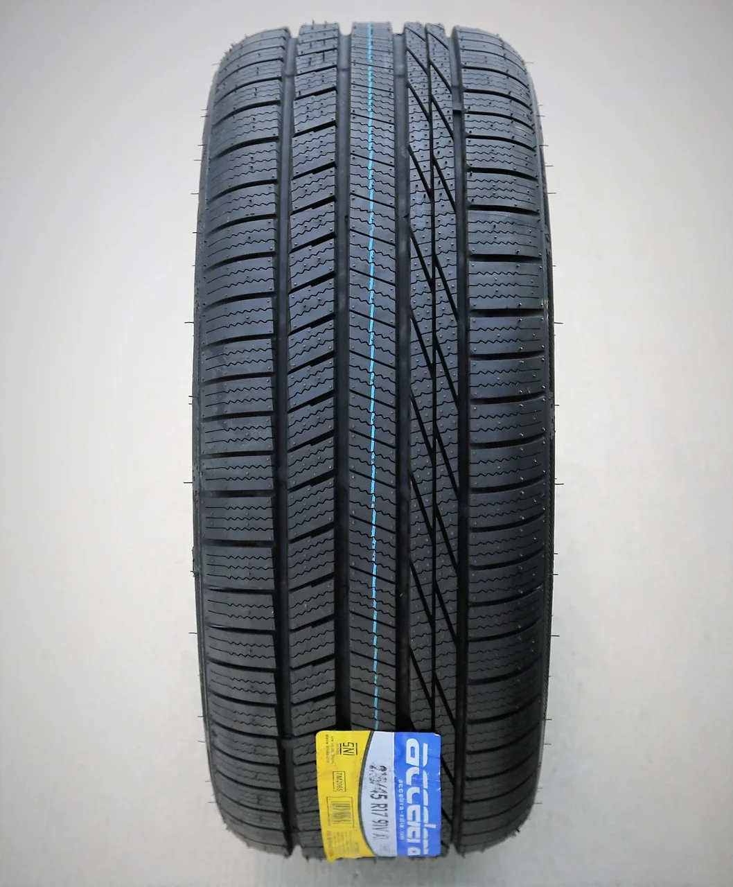 Accelera X-Grip N 215/45R17 91V XL