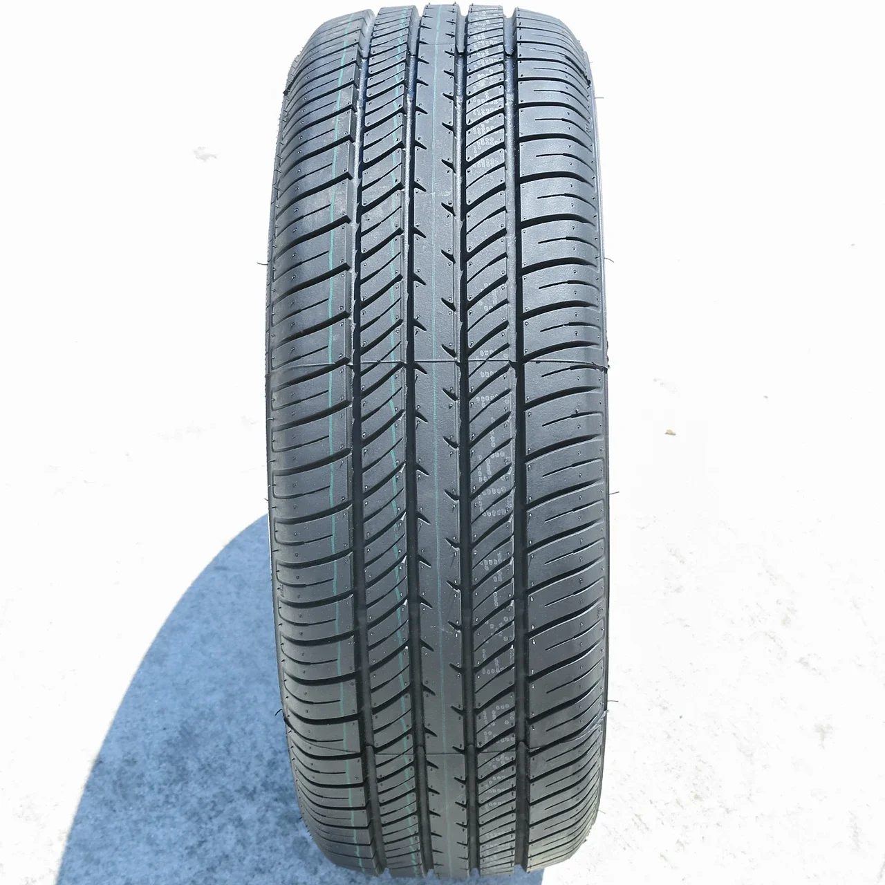 Americus Touring Plus 215/65R17 99T