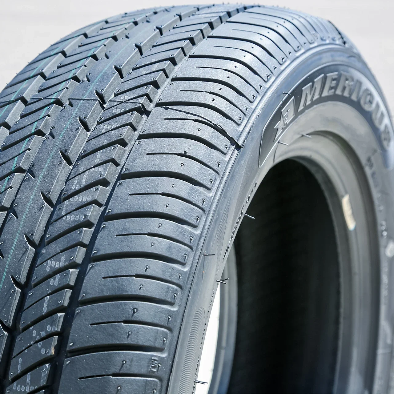 Americus Touring Plus 235/60R16 100H