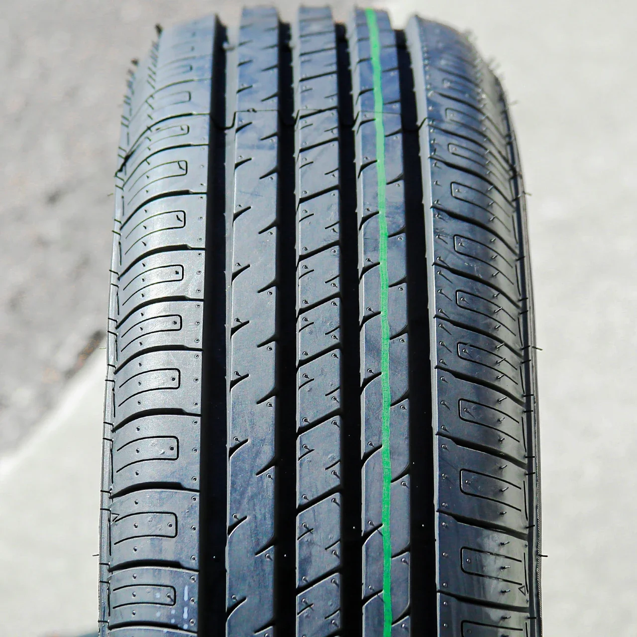 Armstrong Blu-Trac PC 185/70R14 88H