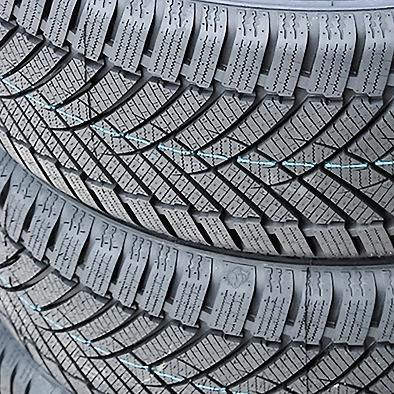 Armstrong Ski-Trac HP 215/60R17 96H