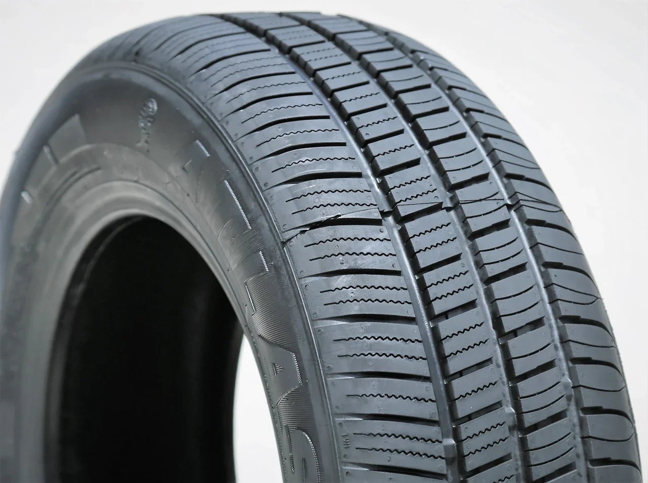 Atlas Tire Force HP 185/55R15 82V