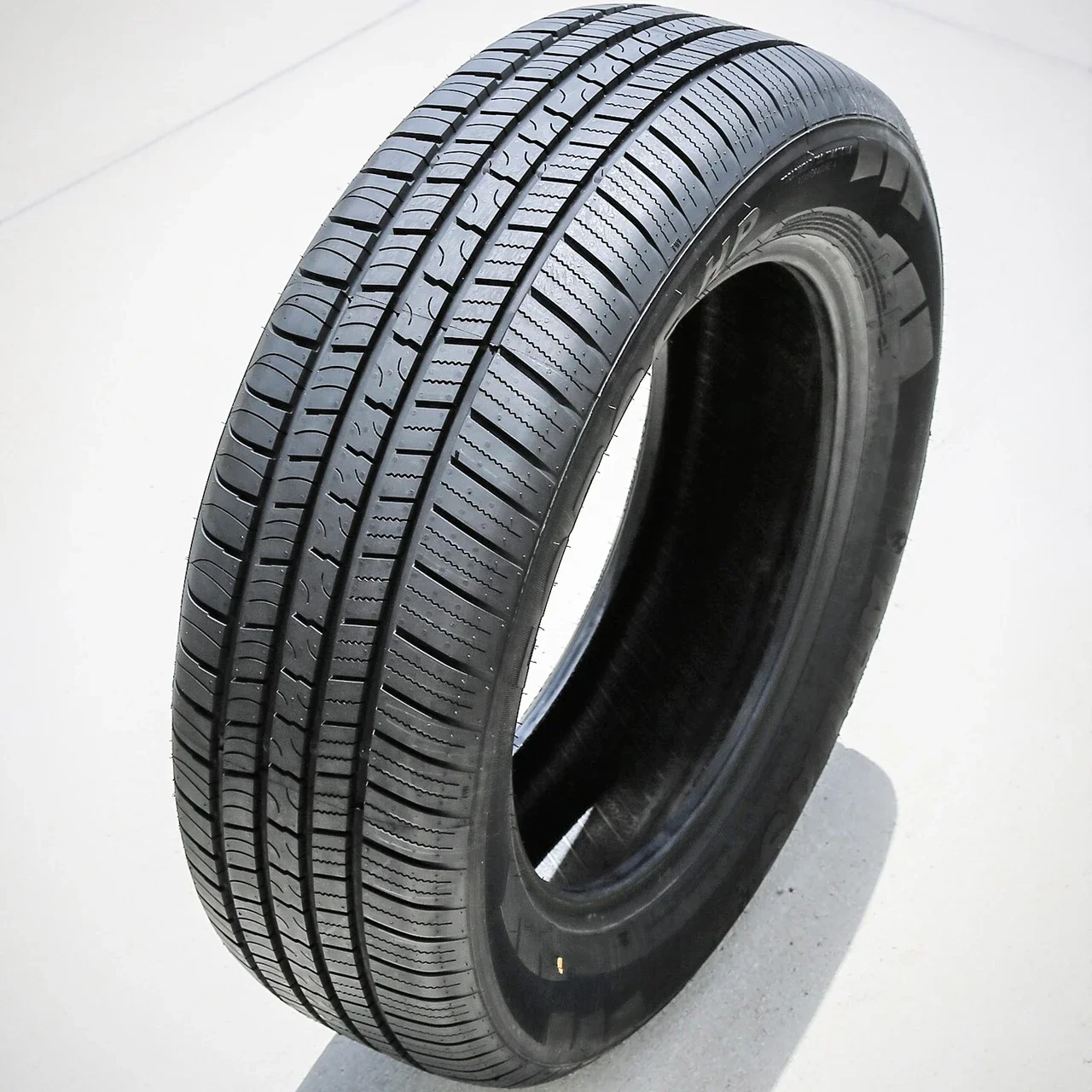 Atlas Tire Force HP 205/65R15 94H