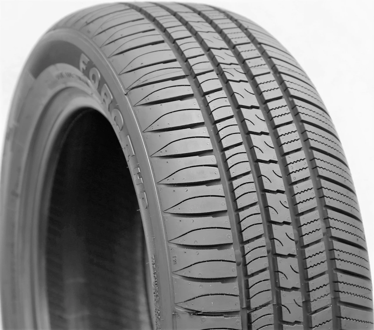 Atlas Tire Force HP 215/65R17 99H