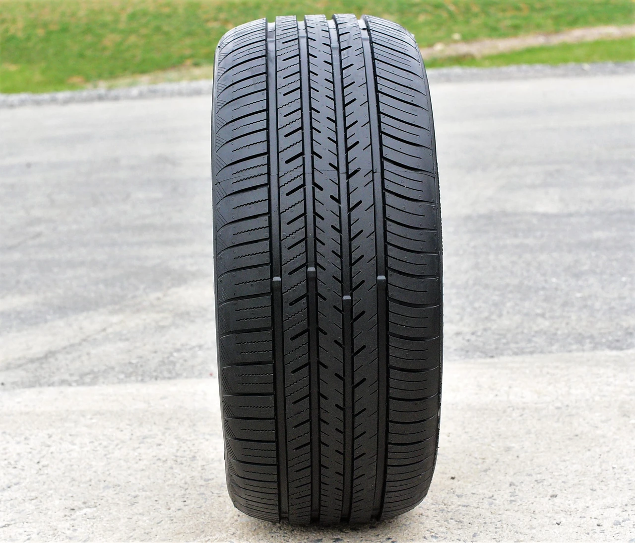 Atlas Tire Force UHP 215/50R16 94W XL
