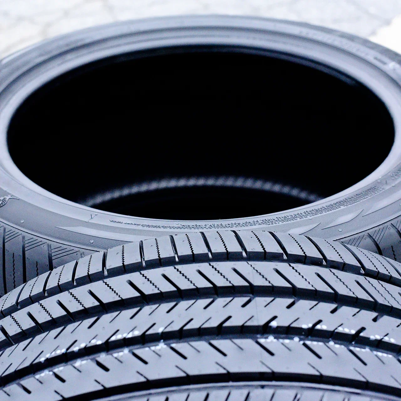 Atlas Tire Force UHP 245/45R20 ZR 103Y XL