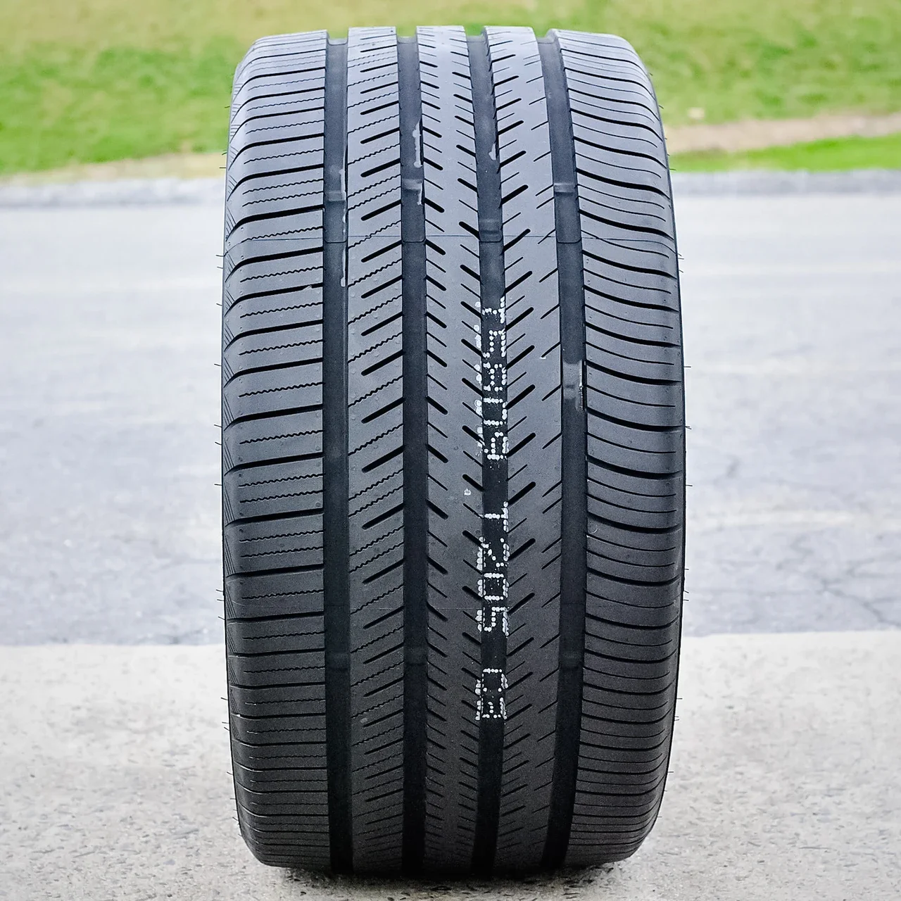 Atlas Tire Force UHP 275/25R24 96W XL