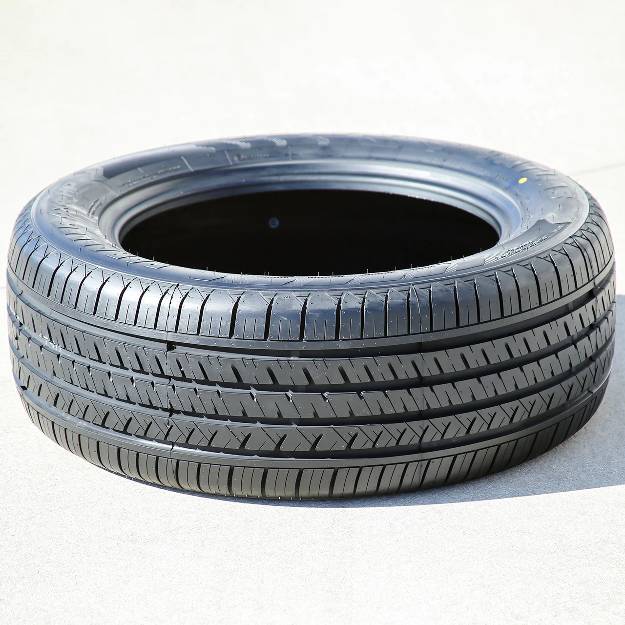 Atlas Tire Paraller 4×4 HP 235/70R17 109T XL