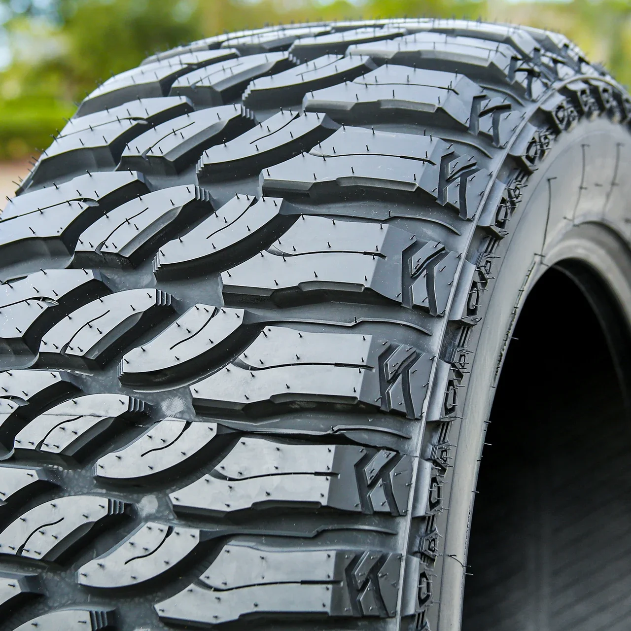 Atlas Tire Paraller M/T LT 37X13.50R24 120Q E (10 Ply)