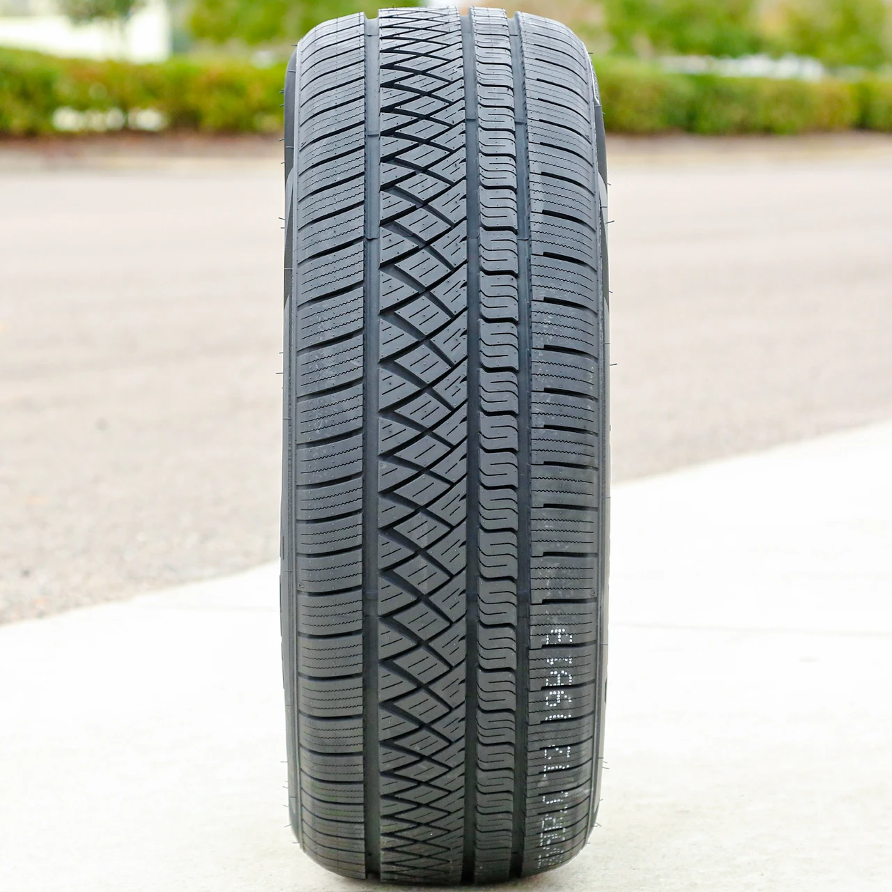 Atturo AZ810 285/40R24 112V XL