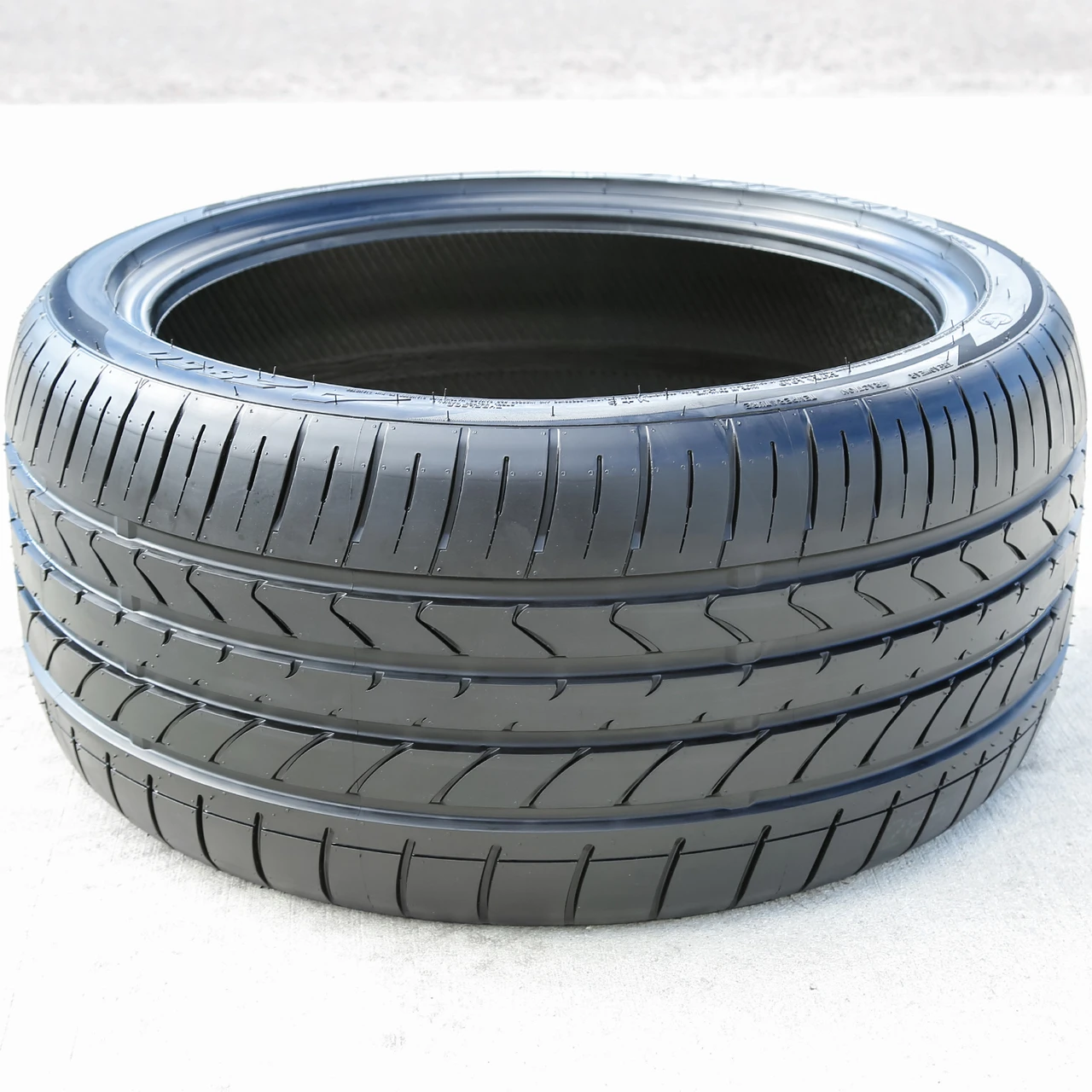 Atturo AZ850 285/40R22 110Y XL (DOT 2020)