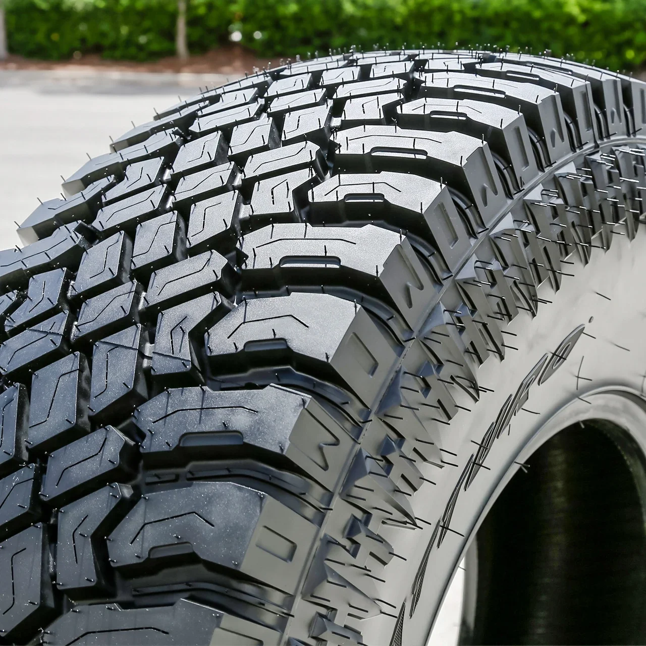Atturo Trail Blade X/T LT 275/70R18 125/122Q E (10 Ply)