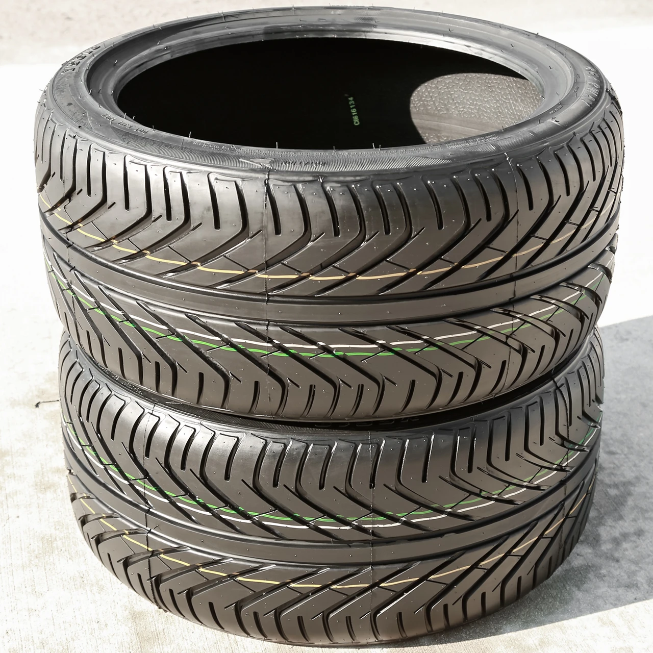 Bearway YS618 265/35R18 ZR 97W