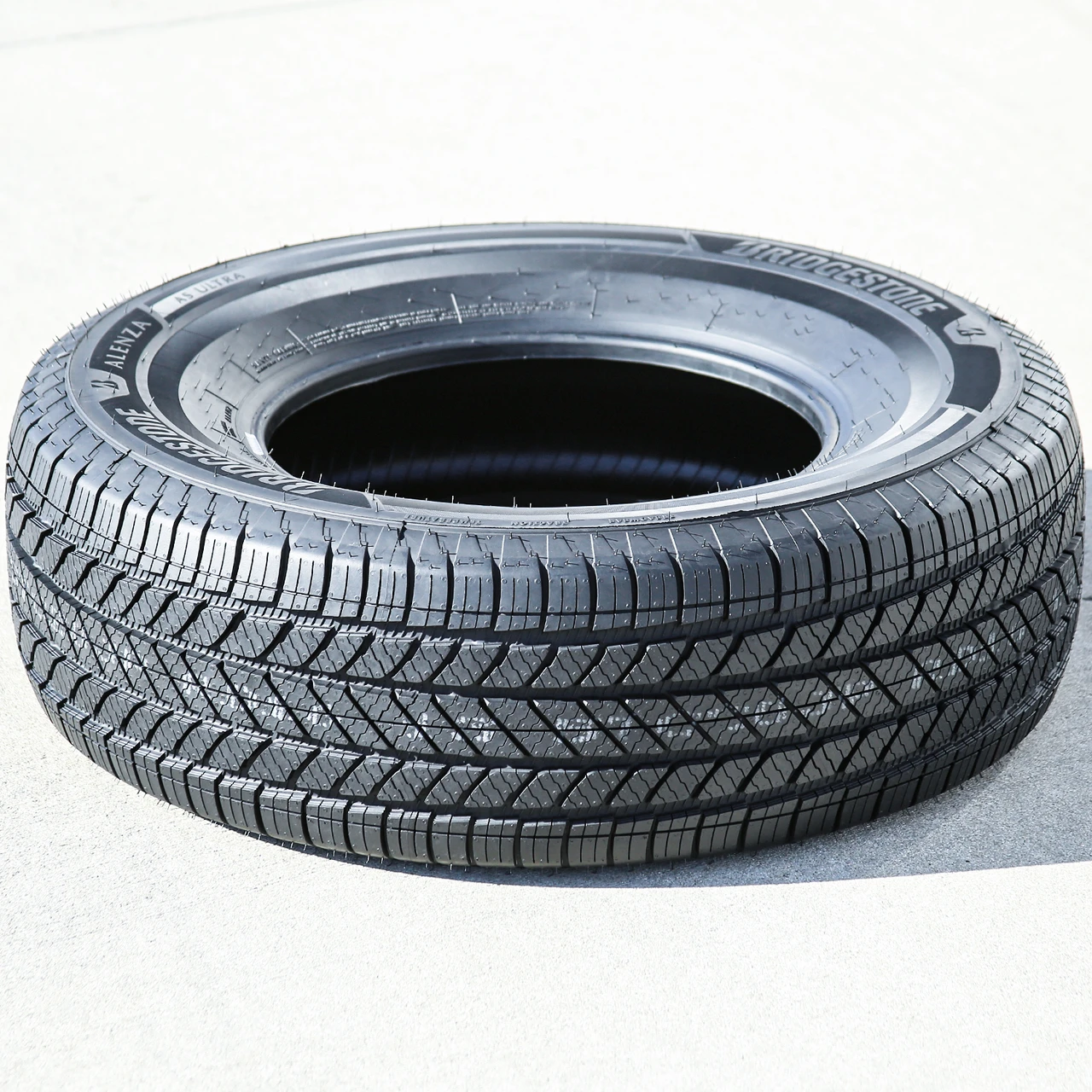 Bridgestone Alenza AS Ultra 235/65R17 104H