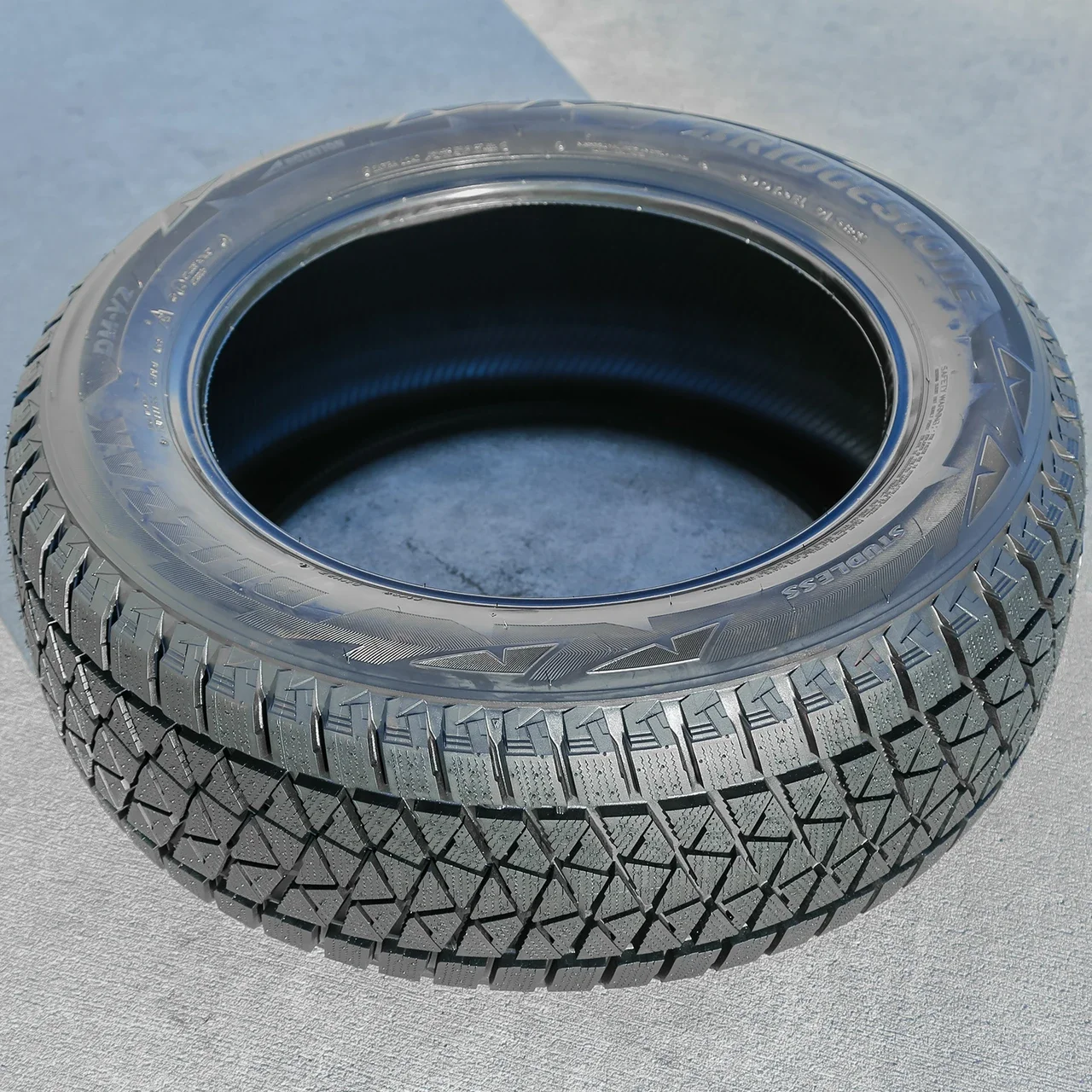 Bridgestone Blizzak DM-V2 225/60R18 100S