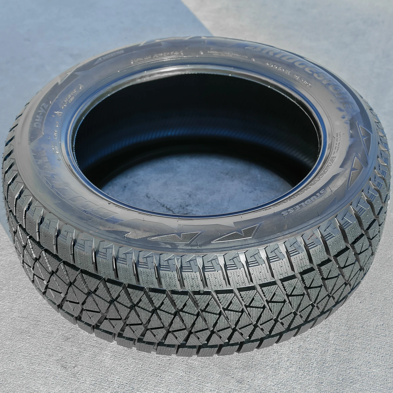 Bridgestone Blizzak DM-V2 235/65R19 109S XL