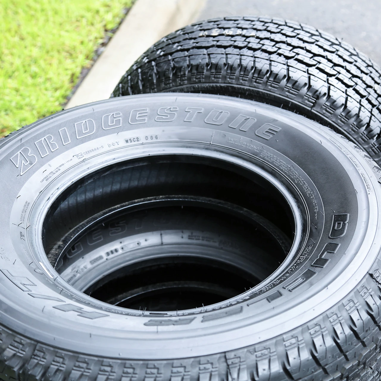 Bridgestone Dueler H/T 840 235/60R16 100H
