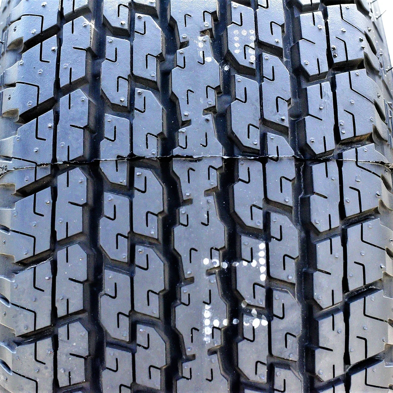 Bridgestone Dueler H/T 840 265/65R17 112S