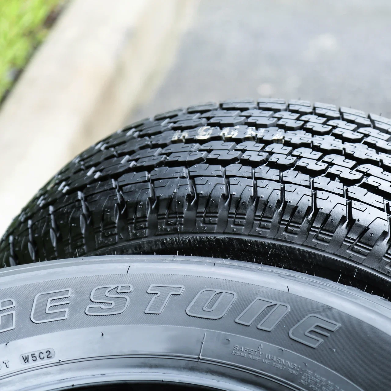 Bridgestone Dueler H/T 840 265/65R17 112S