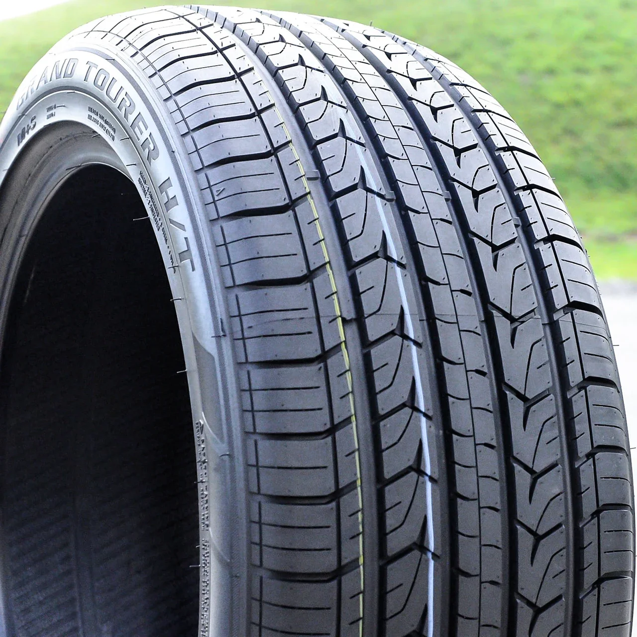 Centara Grand Tourer H/T 235/45R19 95V