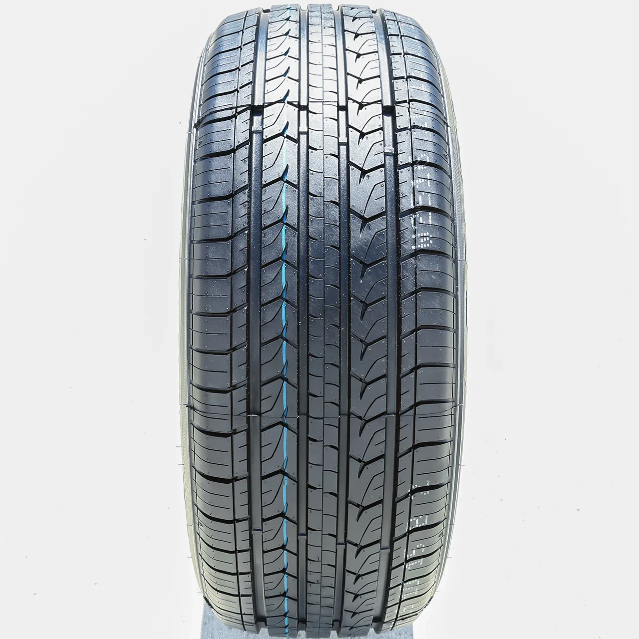 Centara Grand Tourer H/T 235/45R19 95V