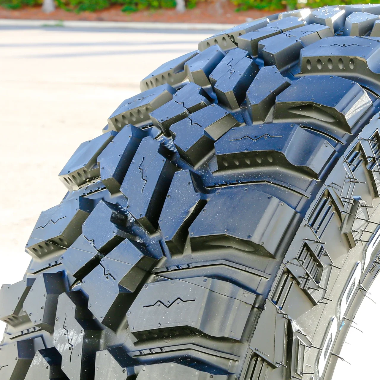Cooper Discoverer STT Pro LT 285/70R17 121/118Q E (10 Ply)