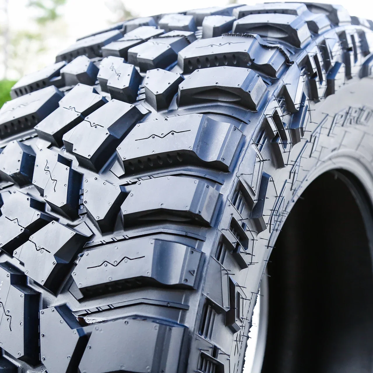 Cooper Discoverer STT Pro LT 37X13.50R20 127Q E (10 Ply)