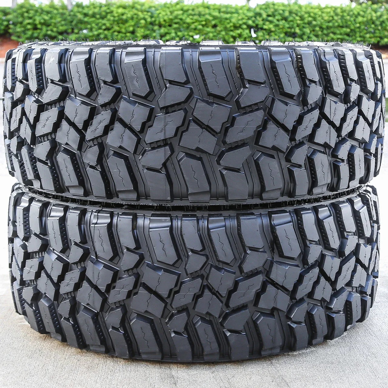 Cooper Discoverer STT Pro LT 37X13.50R20 127Q E (10 Ply)