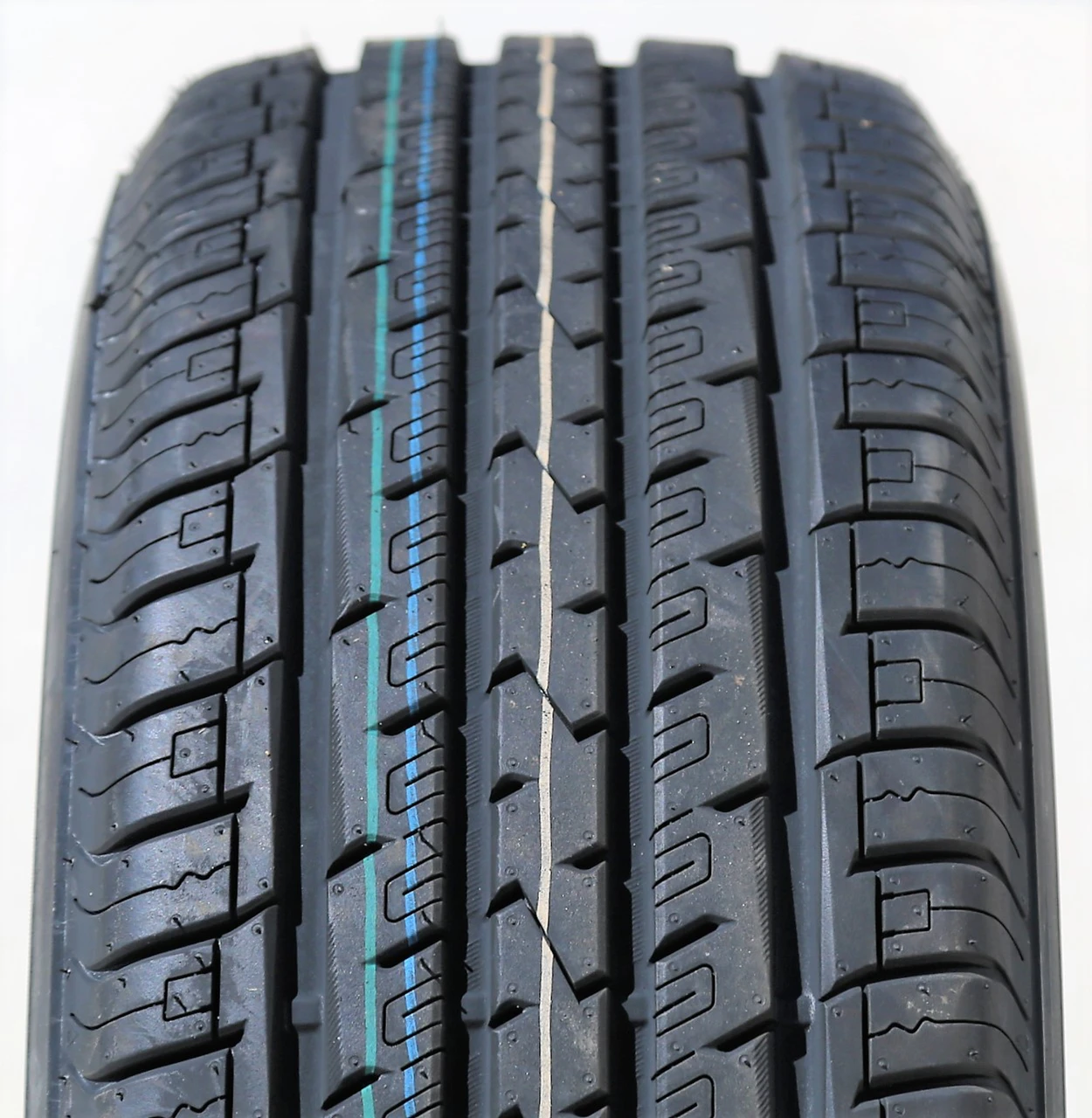 Cosmo El Jefe HT 235/65R17 108H XL