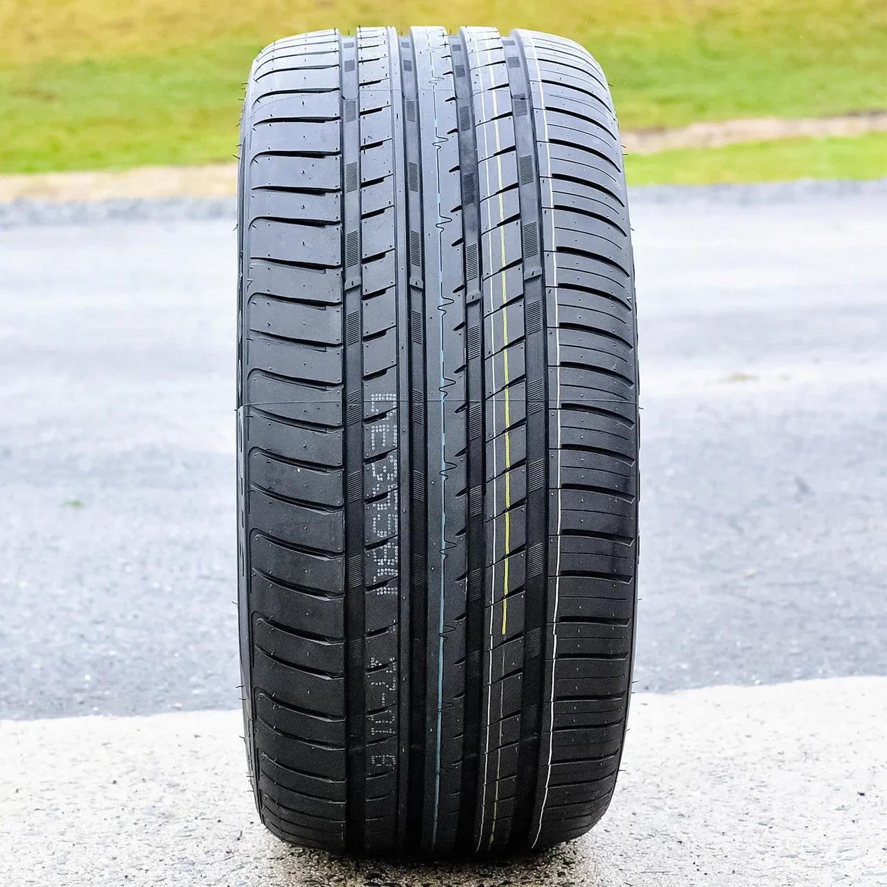Cosmo MuchoMacho 225/40R18 ZR 92Y XL
